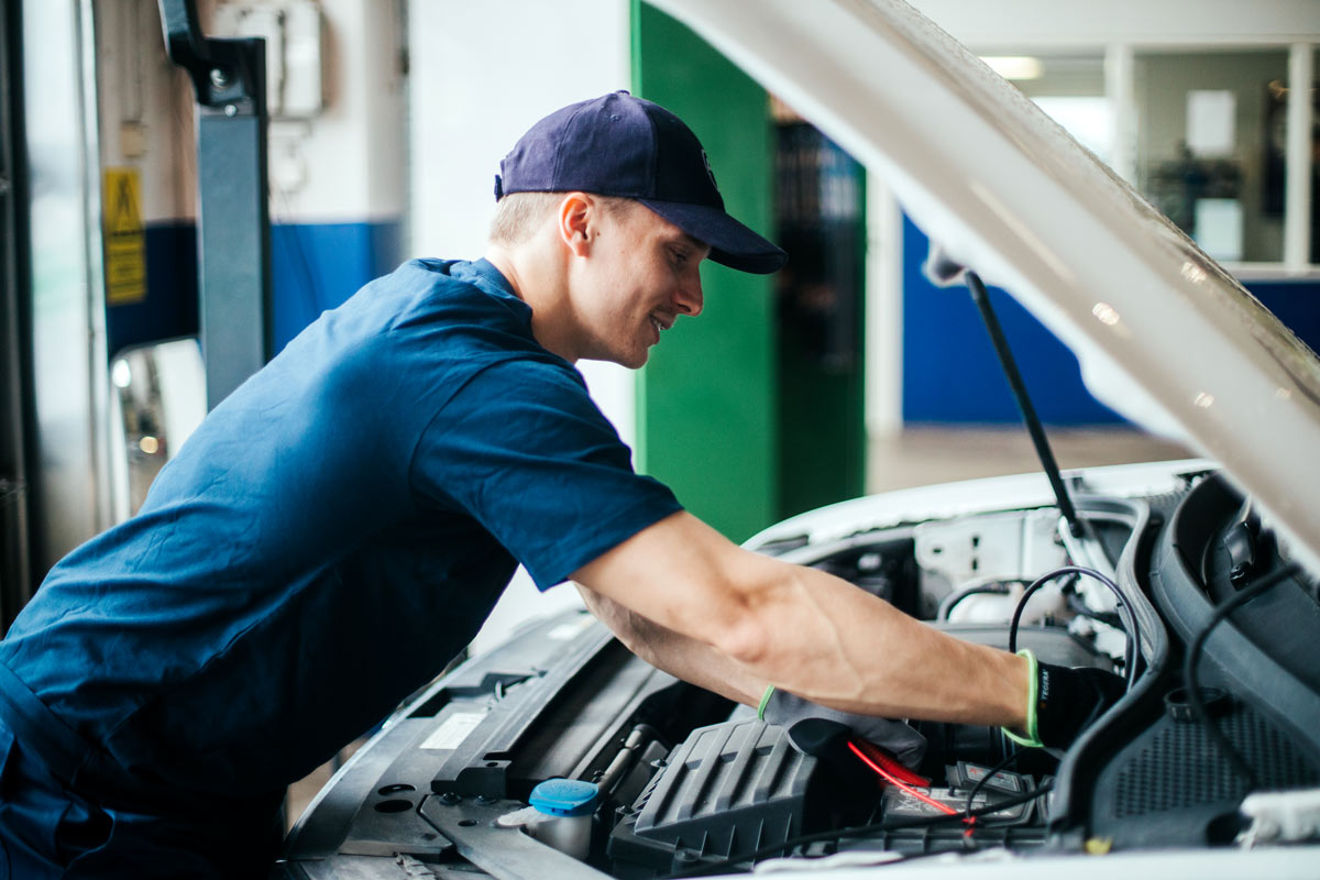 An A-Katsastus’ Autotohtori expert is inspecting a car.