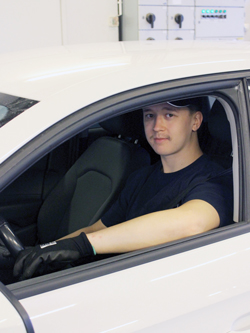 K1 Katsastuksen Ari Kotamaa autossa